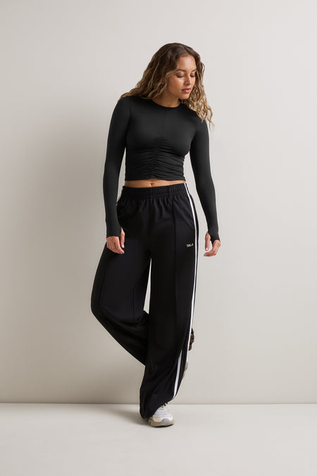 UltraLite Ruched Long Sleeve Top - Black