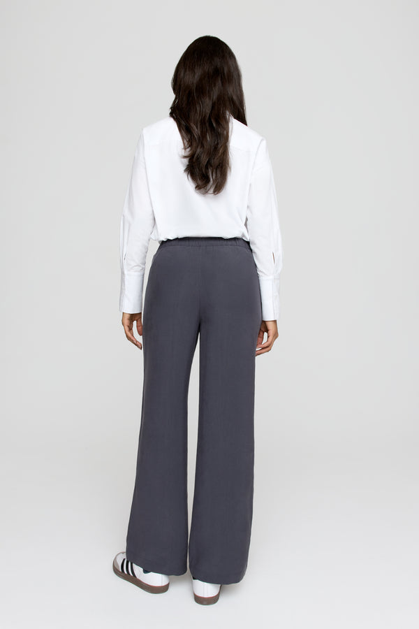 THE ESSENTIAL SOFT TAILORING WIDE LEG TROUSER - GRAPHITE