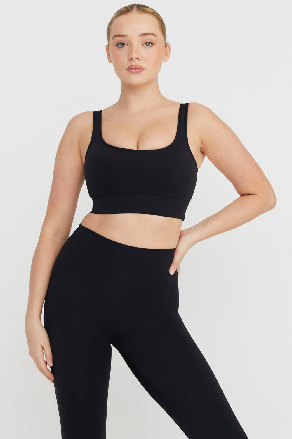 DAYFLEX SQUARE NECK SPORTS BRA - SHADOW BLACK